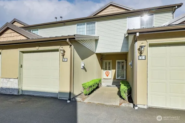$365,000 | 418 17th Street Southeast, Unit 1D, Auburn, WA 98002