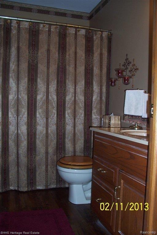 5916 Mason Road Fowlerville, MI 48836 - Photo 15 of 25 1st Floor Bath