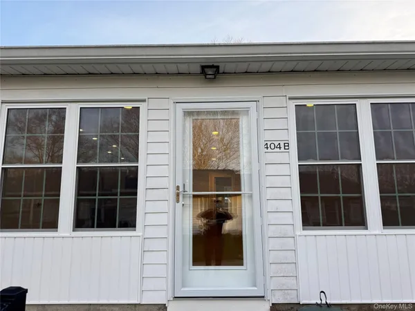 $359,900 | 404 Woodbridge Drive, Unit B, Ridge, NY 11961