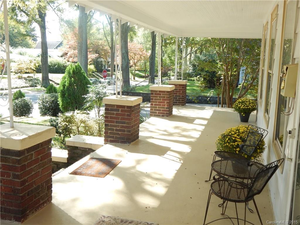 324 Grandin Road Charlotte, NC 28208 - Photo 3 of 14 Gallery Image 3