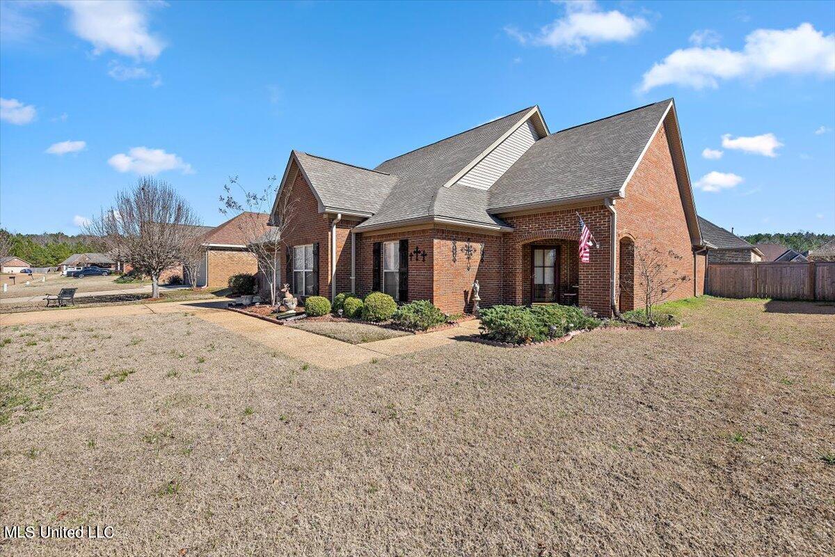 136 Copper Ridge Lane Florence, MS 39073 - Photo 2 of 34 02-3HTP6129