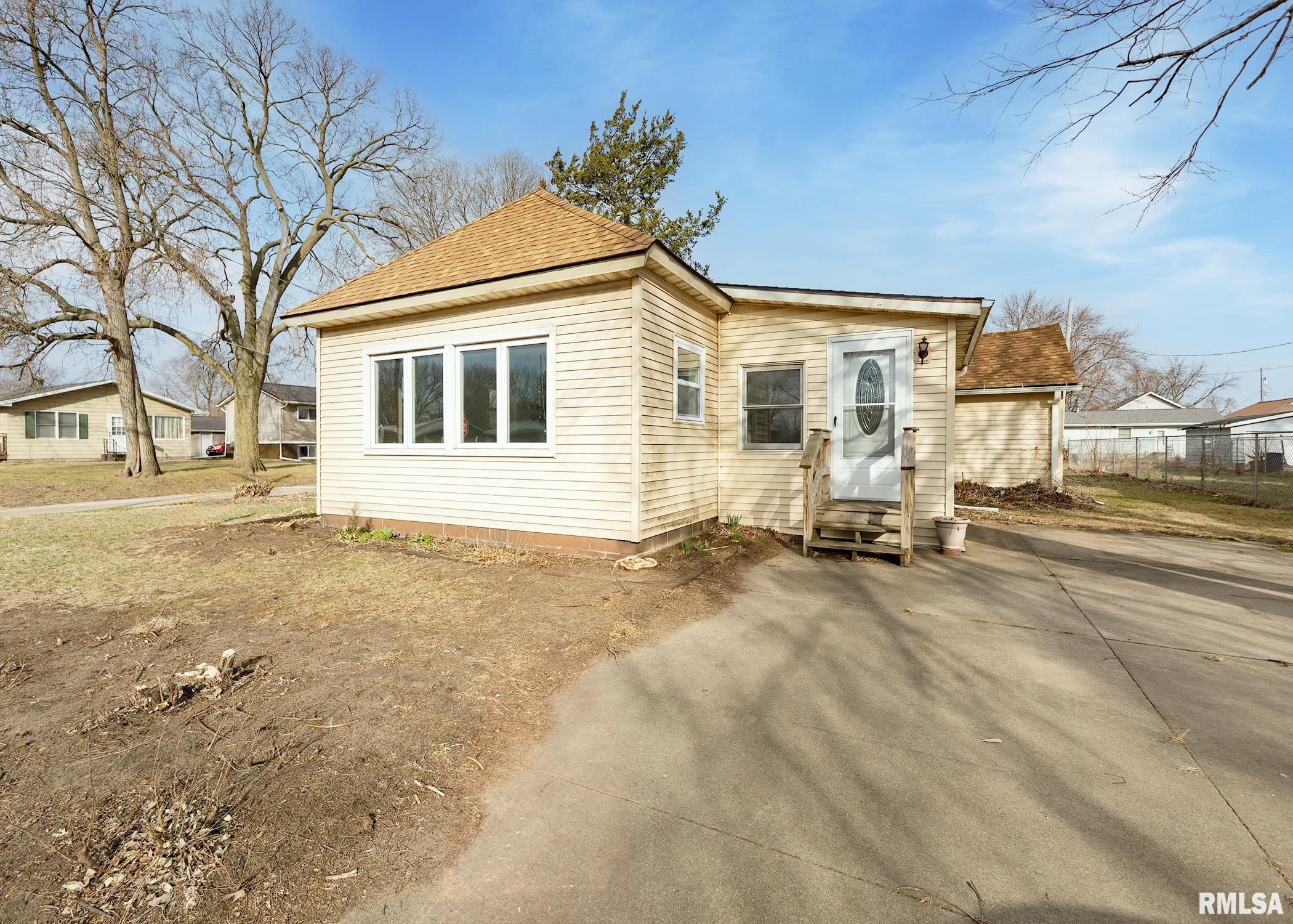 502 7th Avenue Camanche, IA 52730 - Photo 1 of 23