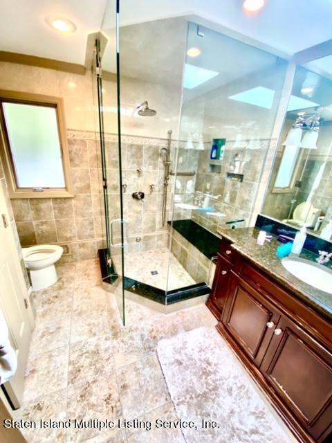 786 West Fingerboard Road Staten Island, NY 10305 - Photo 13 of 21 fingerboard bath 3