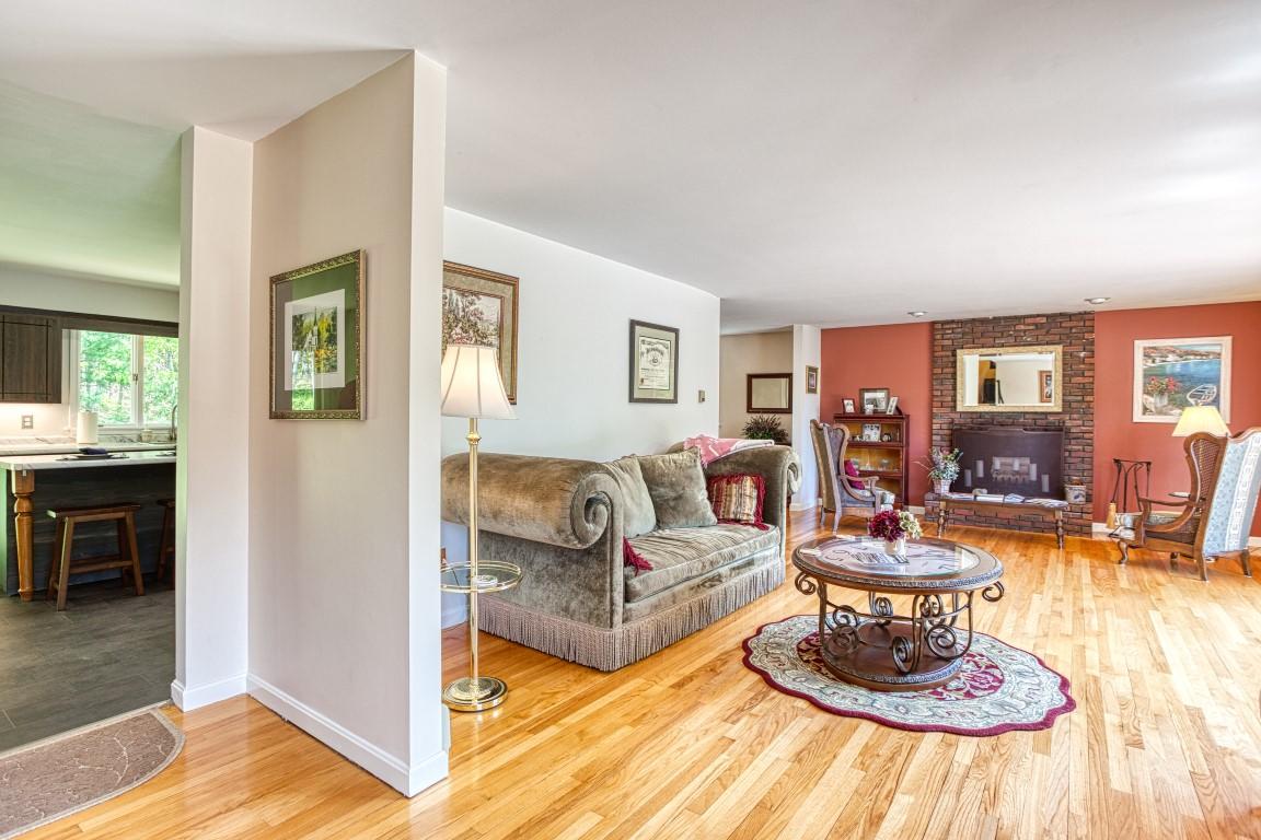 43 Montgomery Road Boothbay Harbor, ME 04538 - Photo 10 of 38 8
