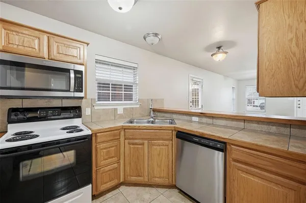 $1,150 | 1023 Rice Street, Unit 101, Denison, TX 75020