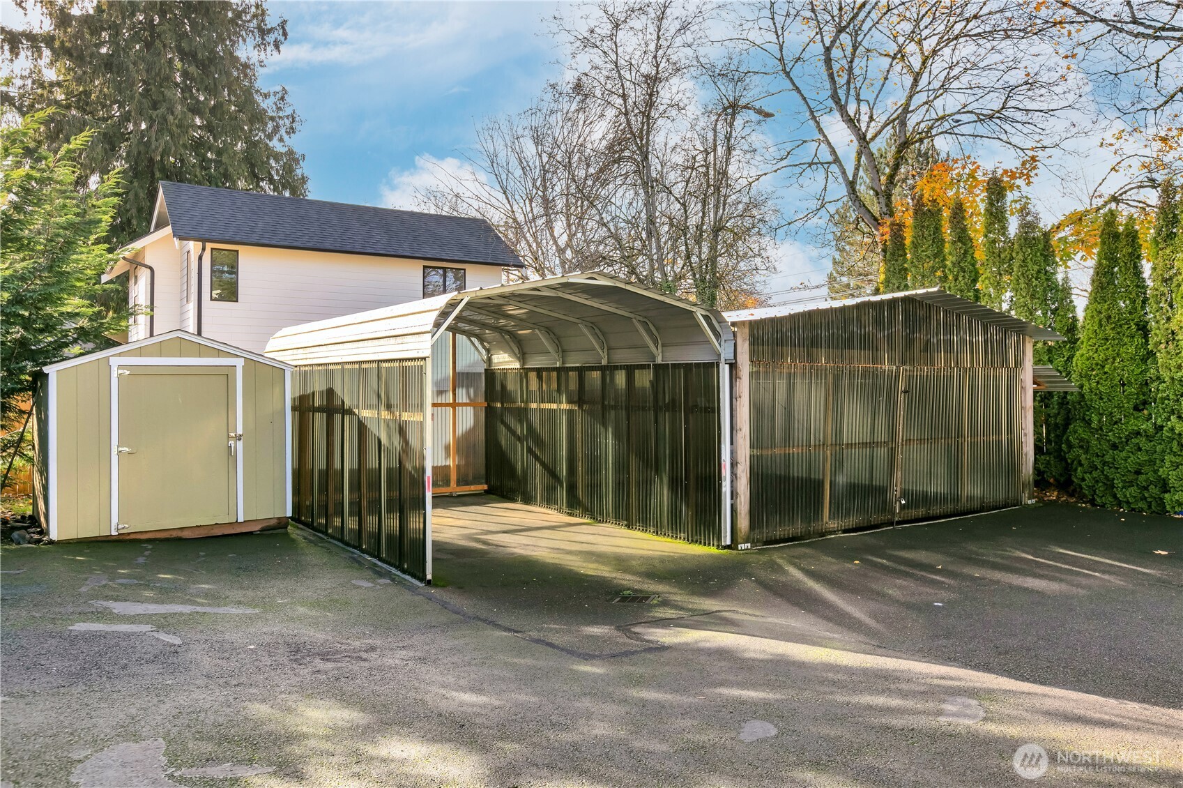 1547 Southwest Myrtle Street Seattle, WA 98106 - Photo 35 of 40 a view of a barn with yard