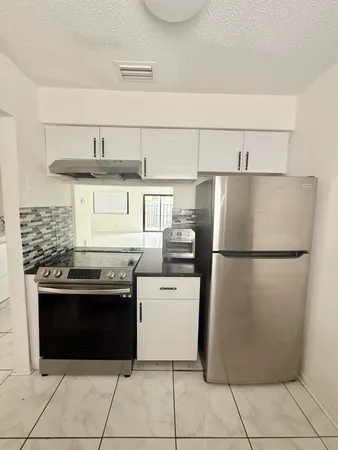 $2,000 | 6606 Dockside Circle, Greenacres, FL 33463