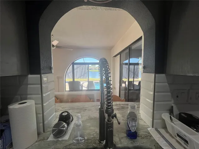 a view of livingroom with furniture