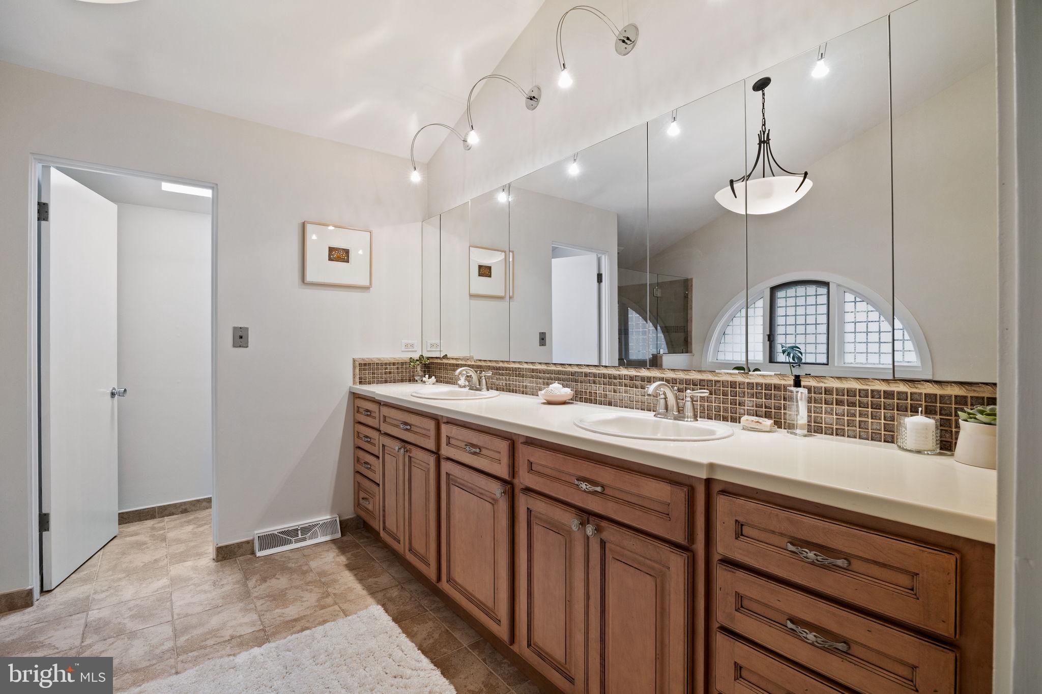 175 Old Gulph Road Wynnewood, PA 19096 - Photo 62 of 87 Primary bathroom