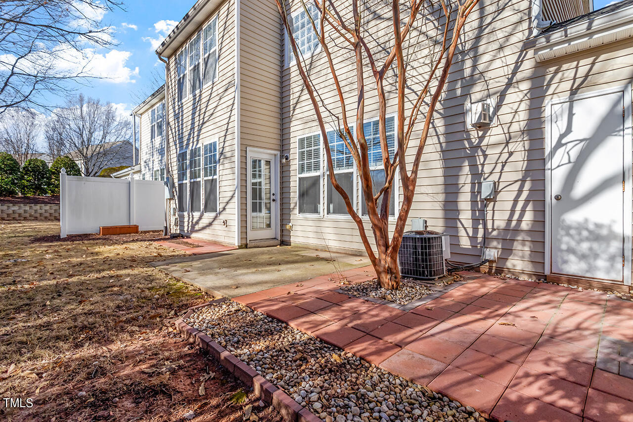 8307 Rubblestone Path Raleigh, NC 27613 - Photo 6 of 36 8307 Rubblestone Path_07
