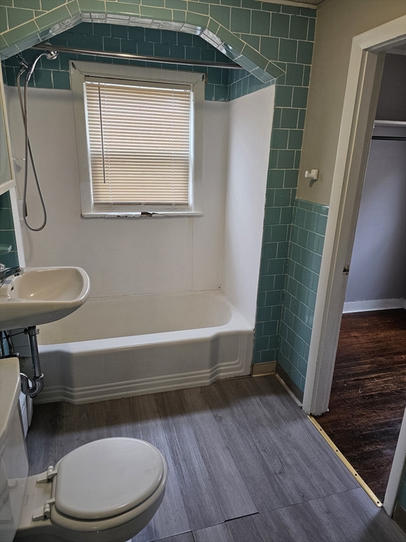 39 Lake Street Webster, MA 01570 - Photo 9 of 42