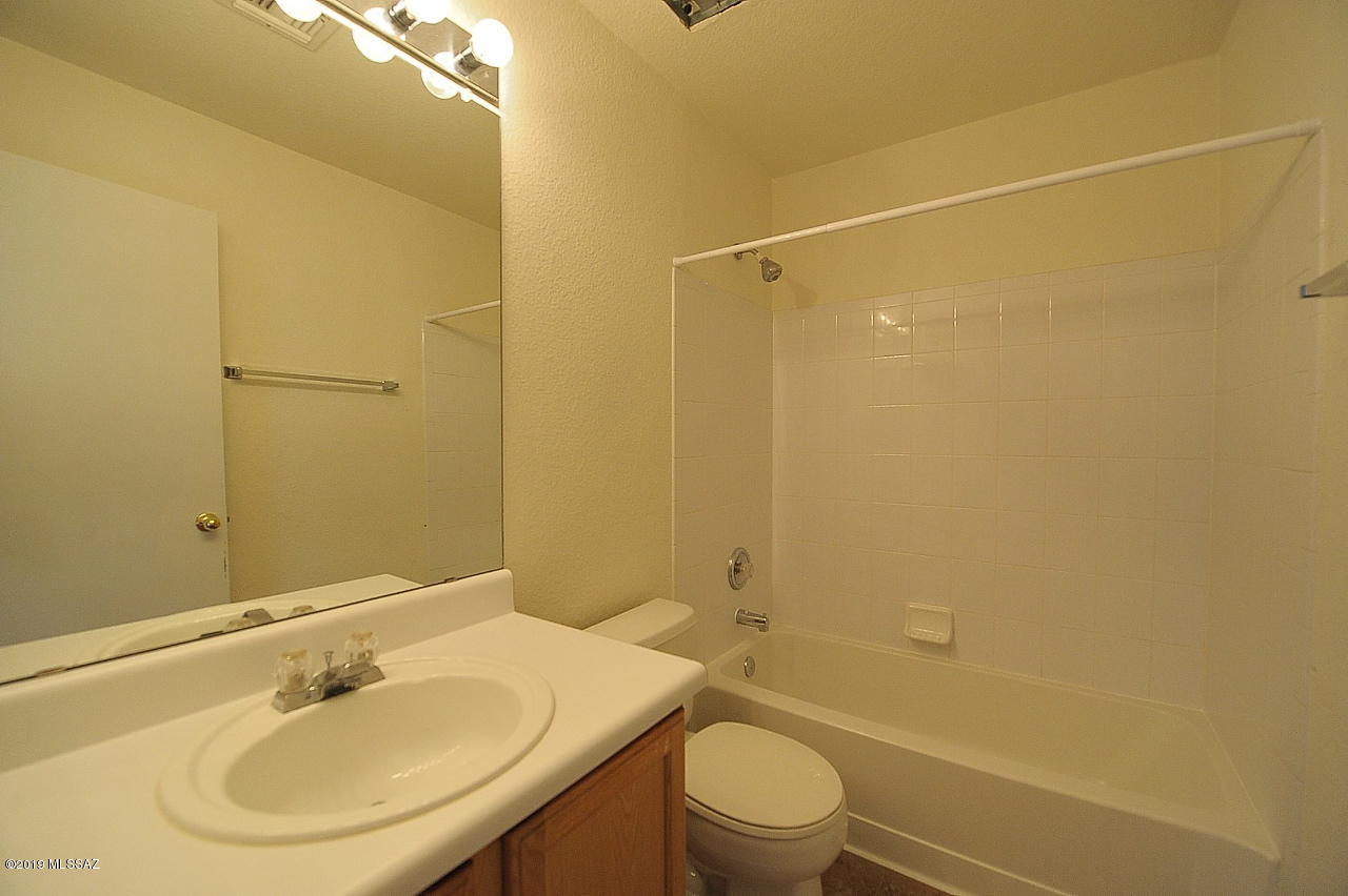 8757 North Golden Moon Way Tucson, AZ 85743 - Photo 8 of 15