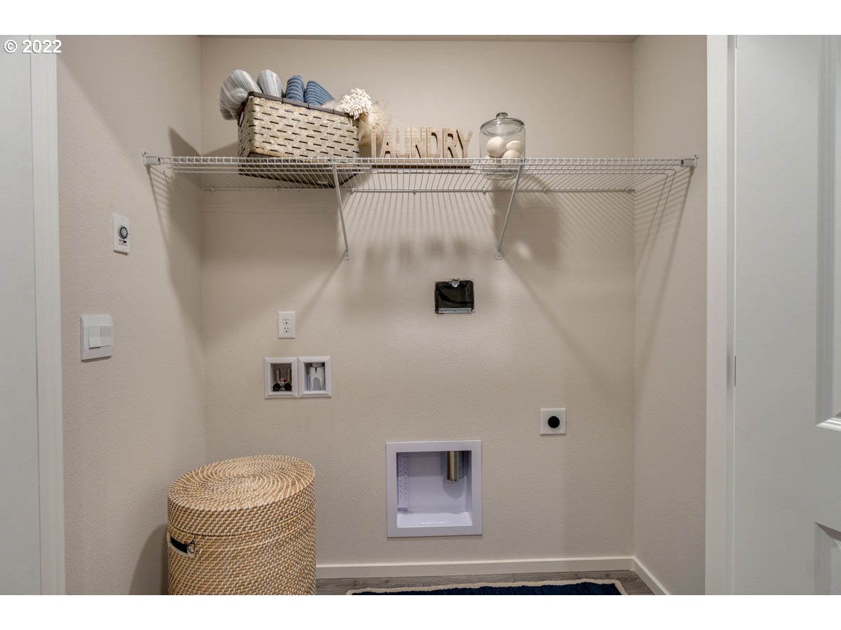 17532 Northwest 10th Place Ridgefield, WA 98642 - Photo 21 of 27 a bathroom with a toilet and a shower