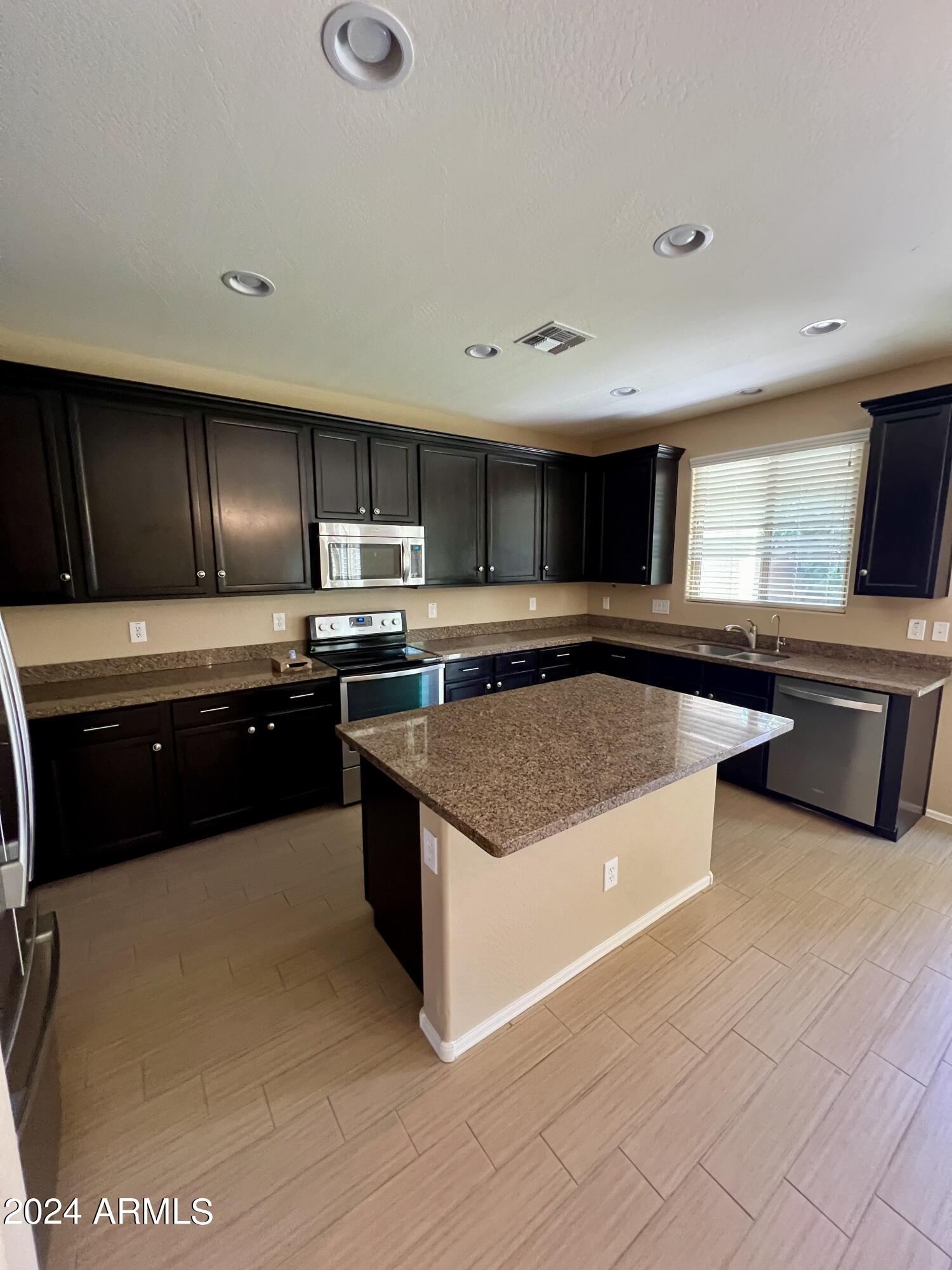 3329 East Rochelle Street Mesa, AZ 85213 - Photo 7 of 29 IMG_6393