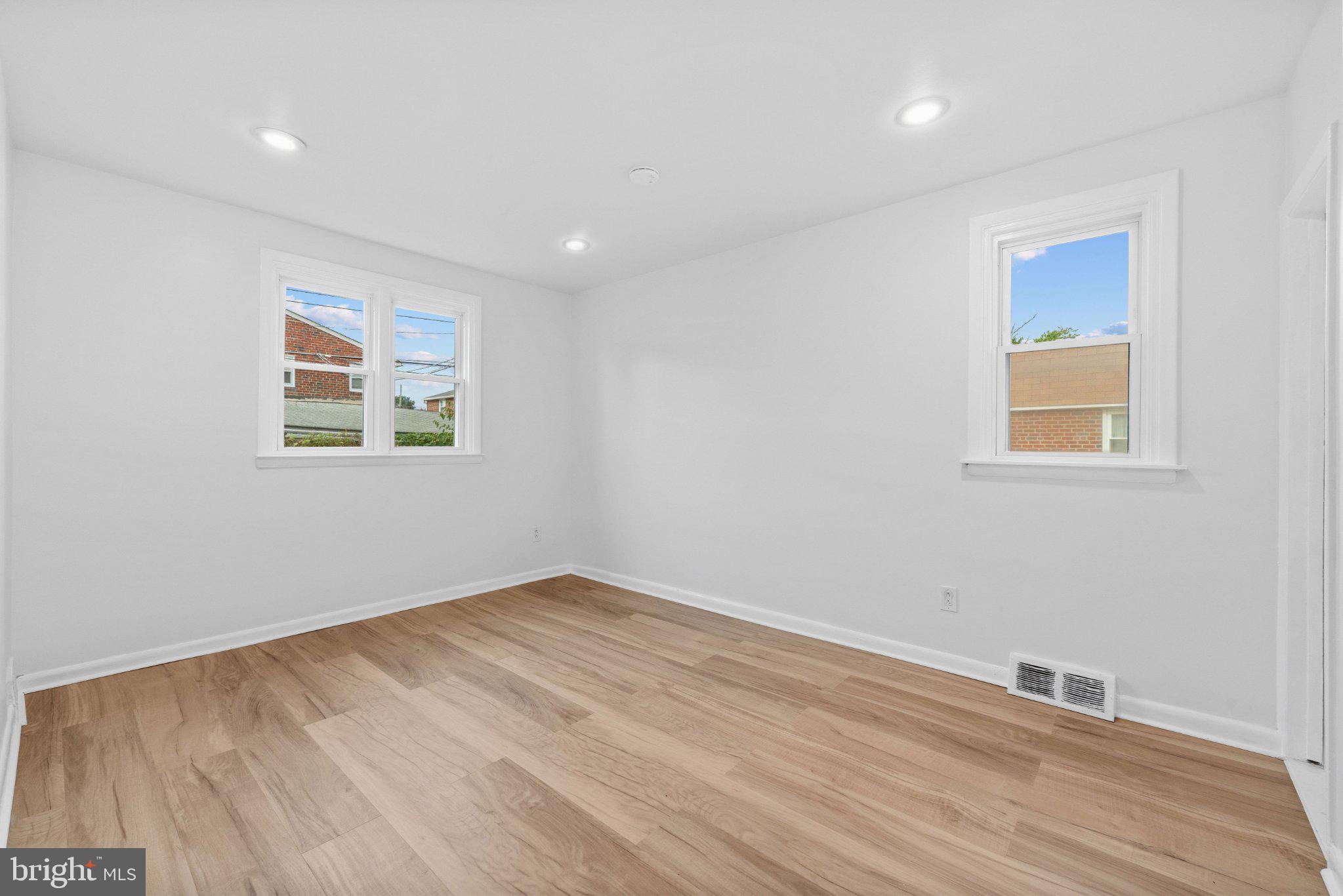 9960 Woodfern Road Philadelphia, PA 19115 - Photo 14 of 29 Gallery Image 14