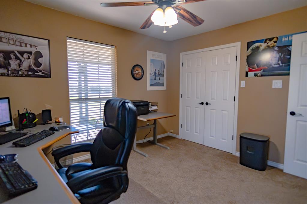 733 Ridgeview Drive Sherman, TX 75090 - Photo 19 of 40 a work room with furniture and a window