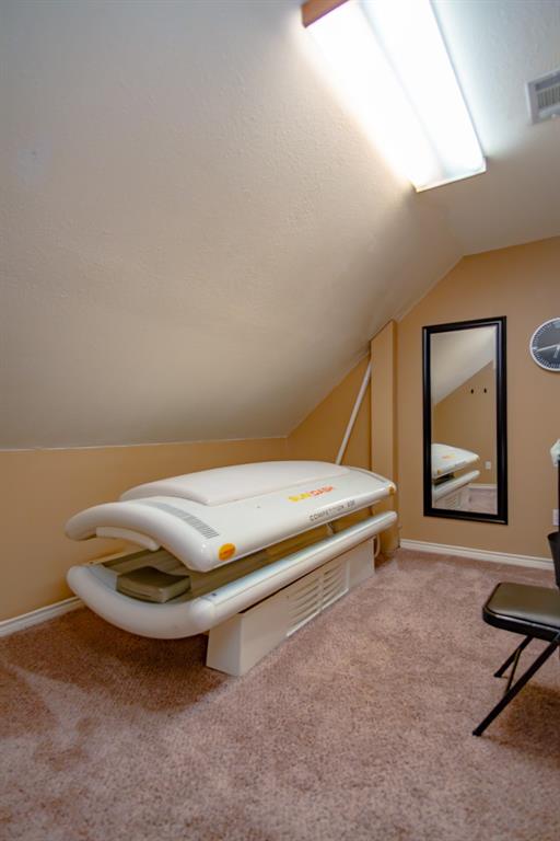733 Ridgeview Drive Sherman, TX 75090 - Photo 27 of 40 a view of a room with table and chairs