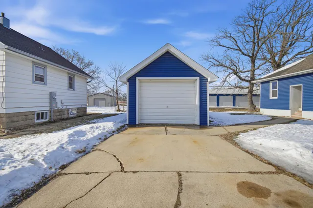 $137,500 | 1204 1st Avenue Northeast, Austin, MN 55912