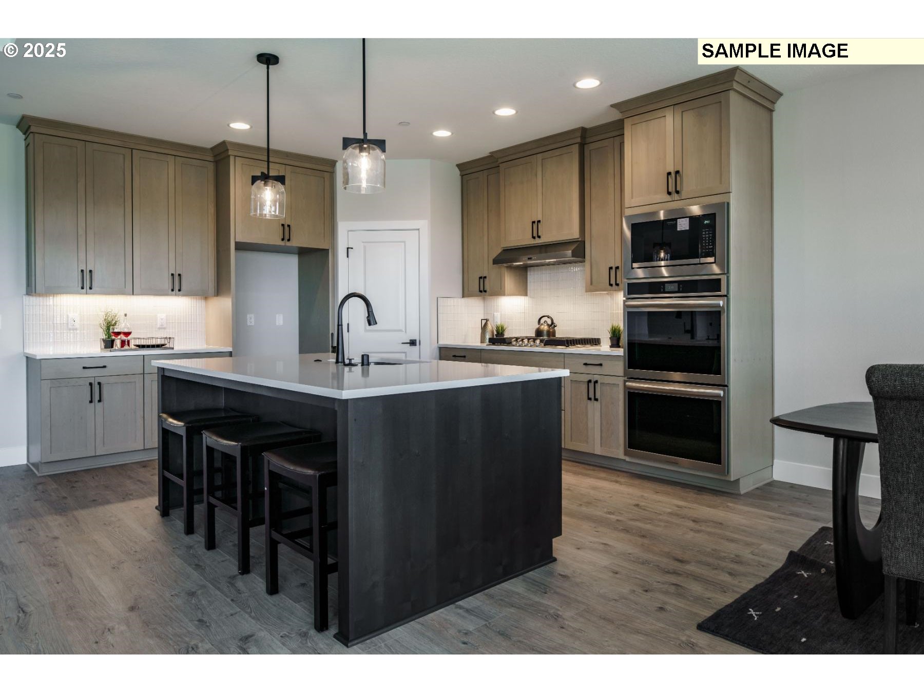 4209 North 12th Way Ridgefield, WA 98642 - Photo 2 of 14 Entrance/Foyer