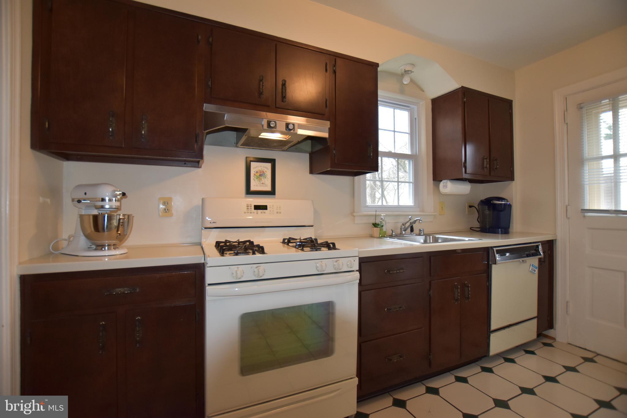 5800 Roosevelt Street Bethesda, MD 20817 - Photo 6 of 20 Kitchen