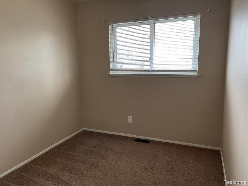 5418 Harding Street Dearborn Heights, MI 48125 - Photo 7 of 15