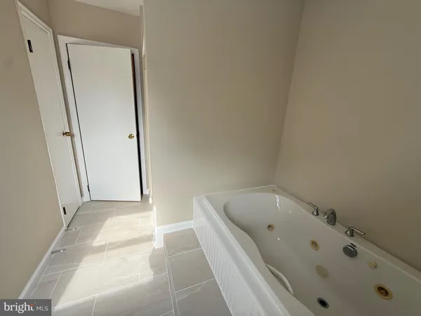 a bathroom with a tub