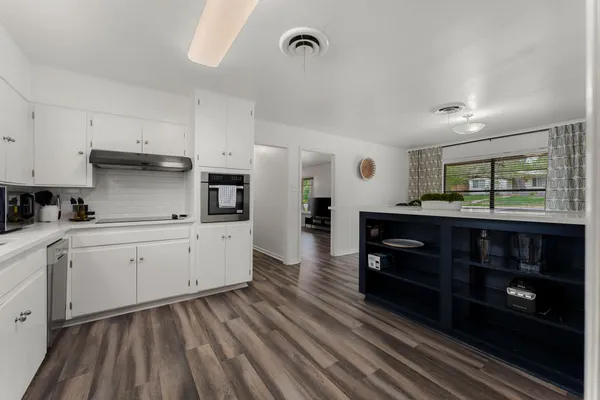 $3,000 | 7105 Lilac Lane, Austin, TX 78745