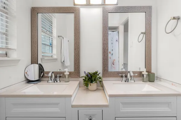$3,000 | 7105 Lilac Lane, Austin, TX 78745