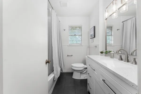 $3,000 | 7105 Lilac Lane, Austin, TX 78745