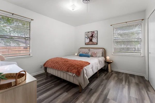 $3,000 | 7105 Lilac Lane, Austin, TX 78745