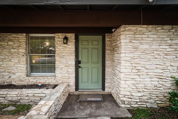 $3,000 | 7105 Lilac Lane, Austin, TX 78745