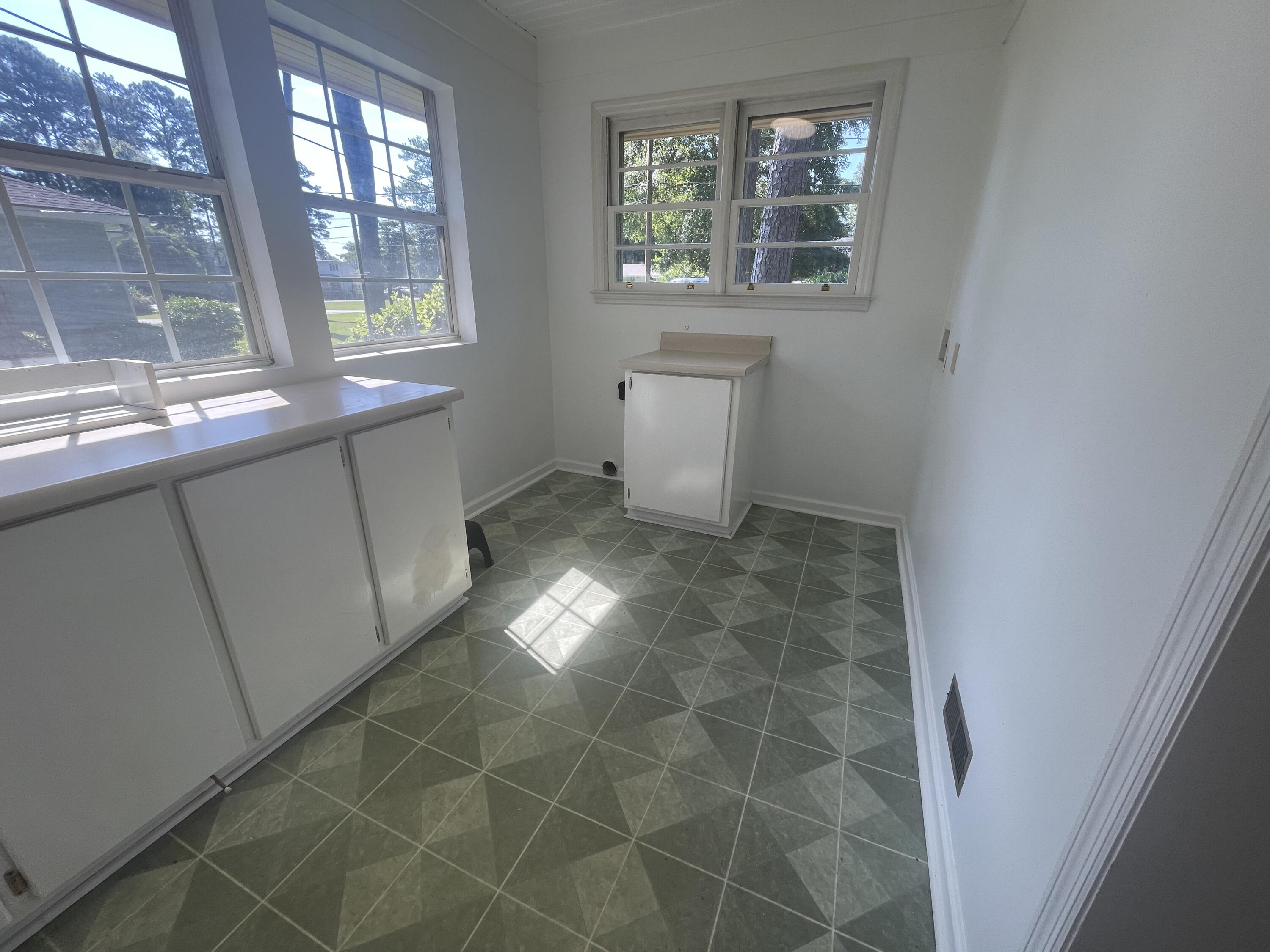118 Langham Street Thomson, GA 30824 - Photo 8 of 24 Laundry room