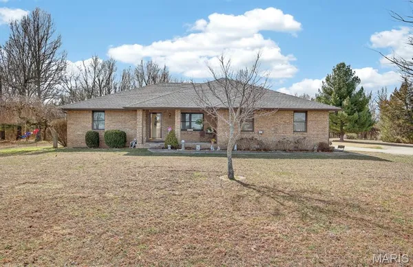 $332,500 | 18511 Oak Tree Lane, Phillipsburg, MO 65722