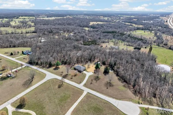 $332,500 | 18511 Oak Tree Lane, Phillipsburg, MO 65722