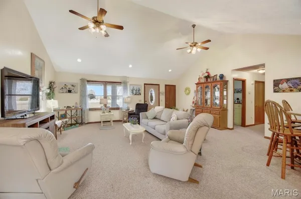 $332,500 | 18511 Oak Tree Lane, Phillipsburg, MO 65722