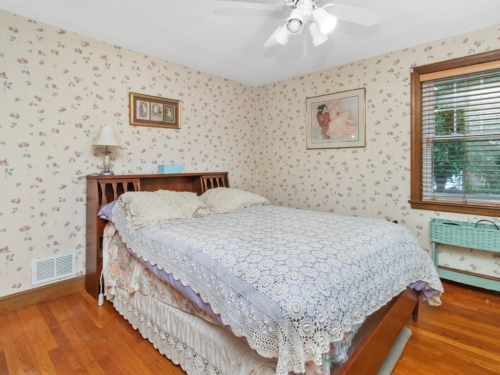 71 Farnum Road Waltham, MA 02453 - Photo 16 of 36 Gallery Image 16