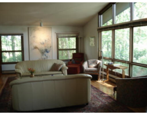 52 Chapel Road Amherst, MA 01002 - Photo 9 of 29