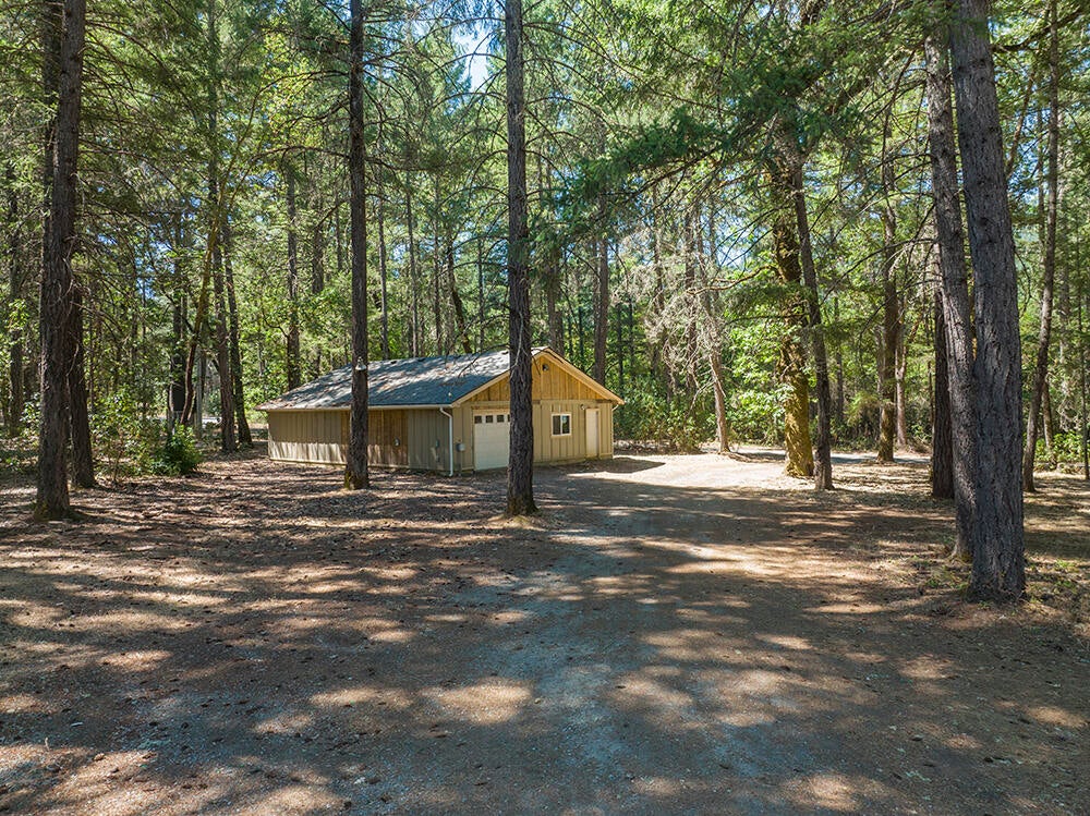 131 Cheney Creek Road Grants Pass, OR 97527 - Photo 26 of 40 C05E224F-B10D-4EDA-91B9-7D33FF349A5B