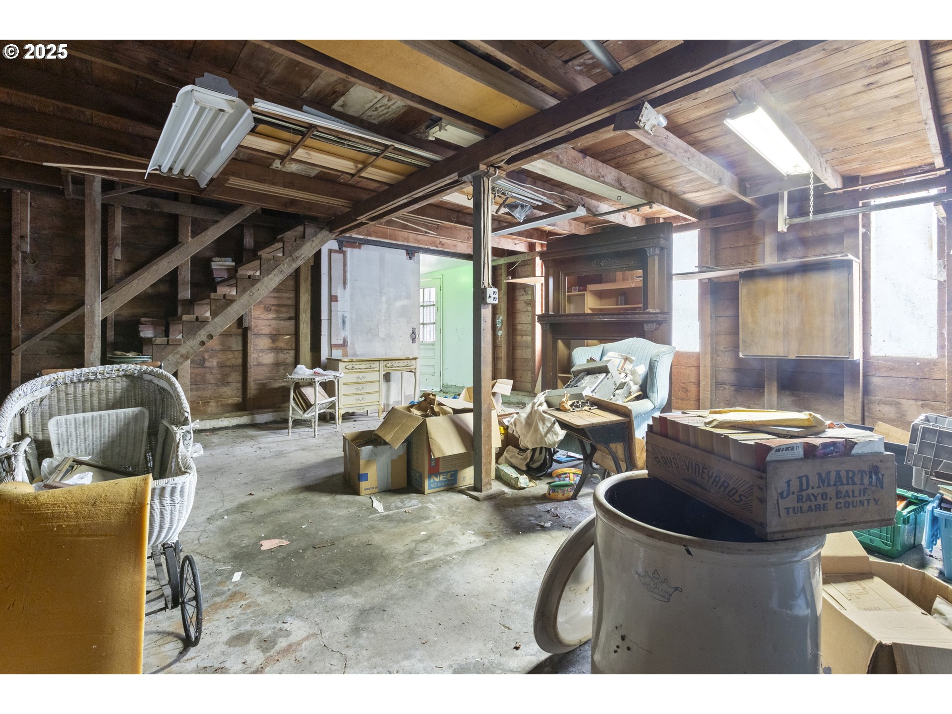 12240 Southwest Boones Ferry Road Portland, OR 97219 - Photo 25 of 37 Shop