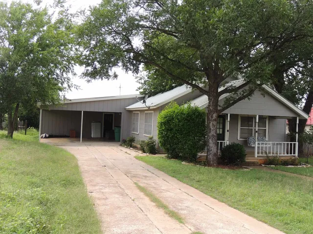 $285,000 | 705 Exall Street, Llano, TX 78643