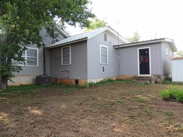 $285,000 | 705 Exall Street, Llano, TX 78643