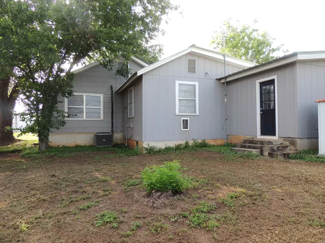 $285,000 | 705 Exall Street, Llano, TX 78643