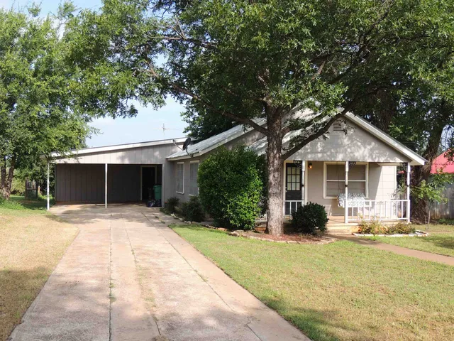 $285,000 | 705 Exall Street, Llano, TX 78643