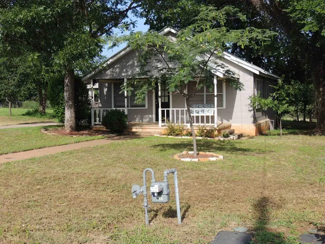 $285,000 | 705 Exall Street, Llano, TX 78643