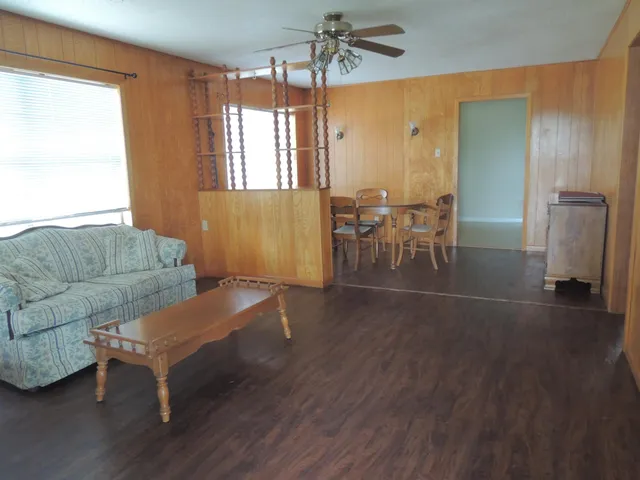 $285,000 | 705 Exall Street, Llano, TX 78643