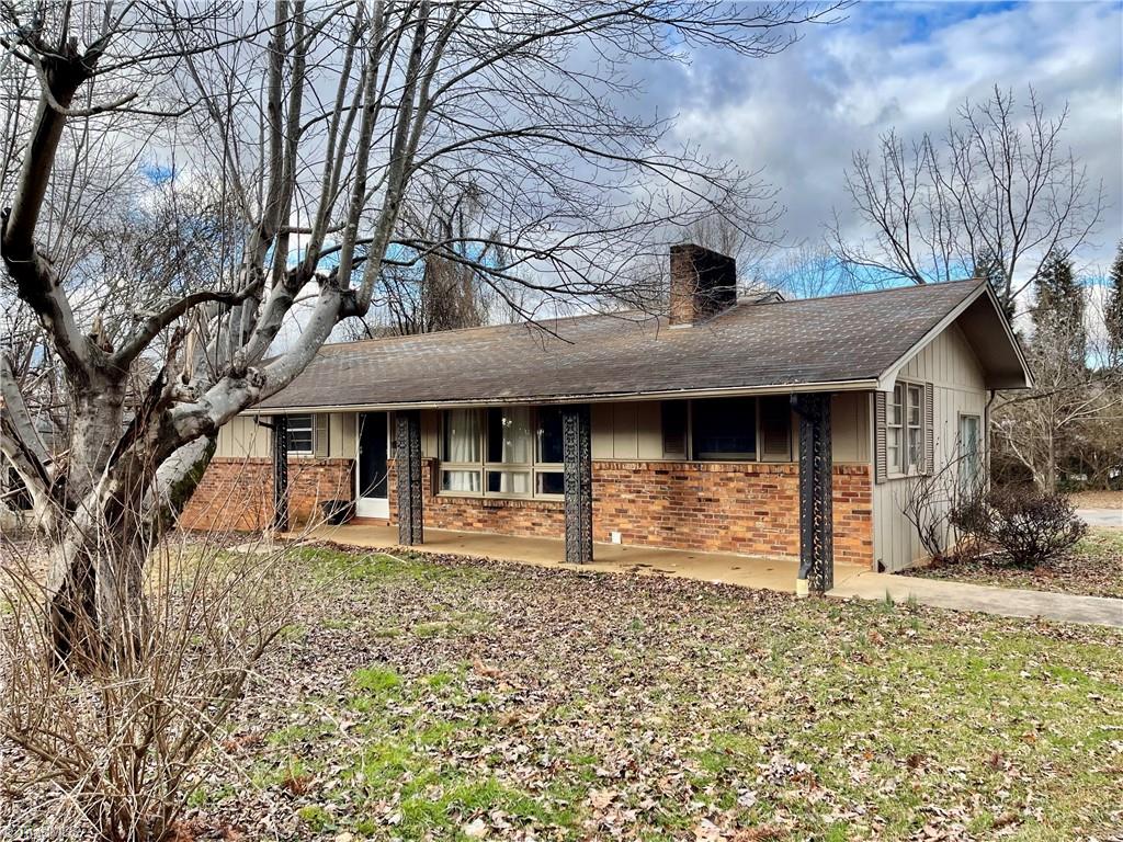 160 West Robin Road Elkin, NC 28621 - Photo 2 of 12 Gallery Image 2