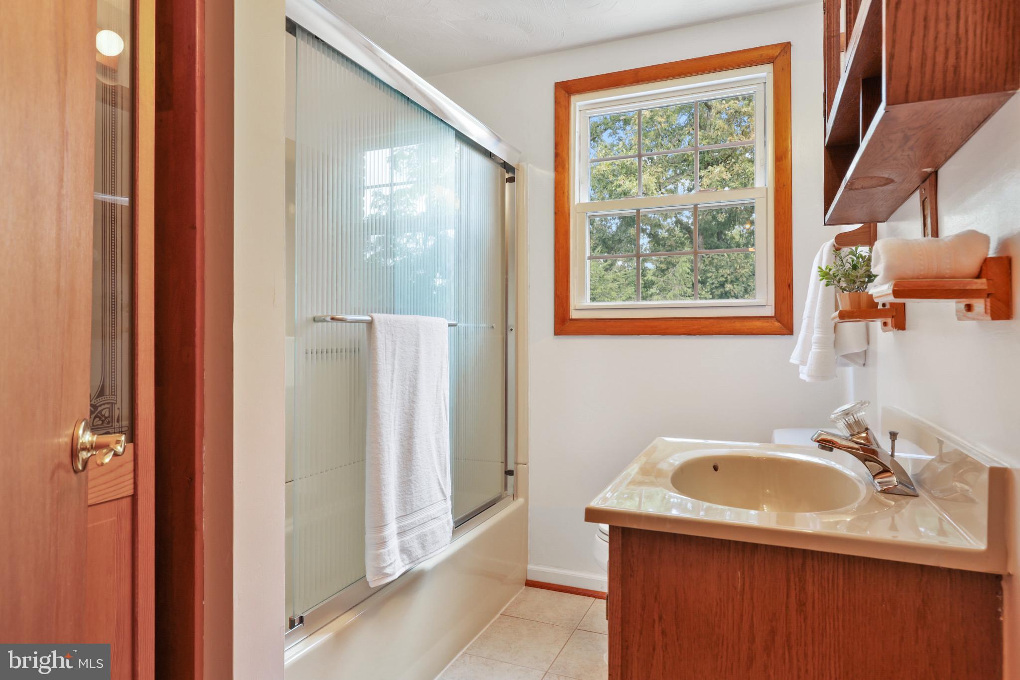 1058 Minnetonka Road Severn, MD 21144 - Photo 61 of 96 2nd level full bathroom