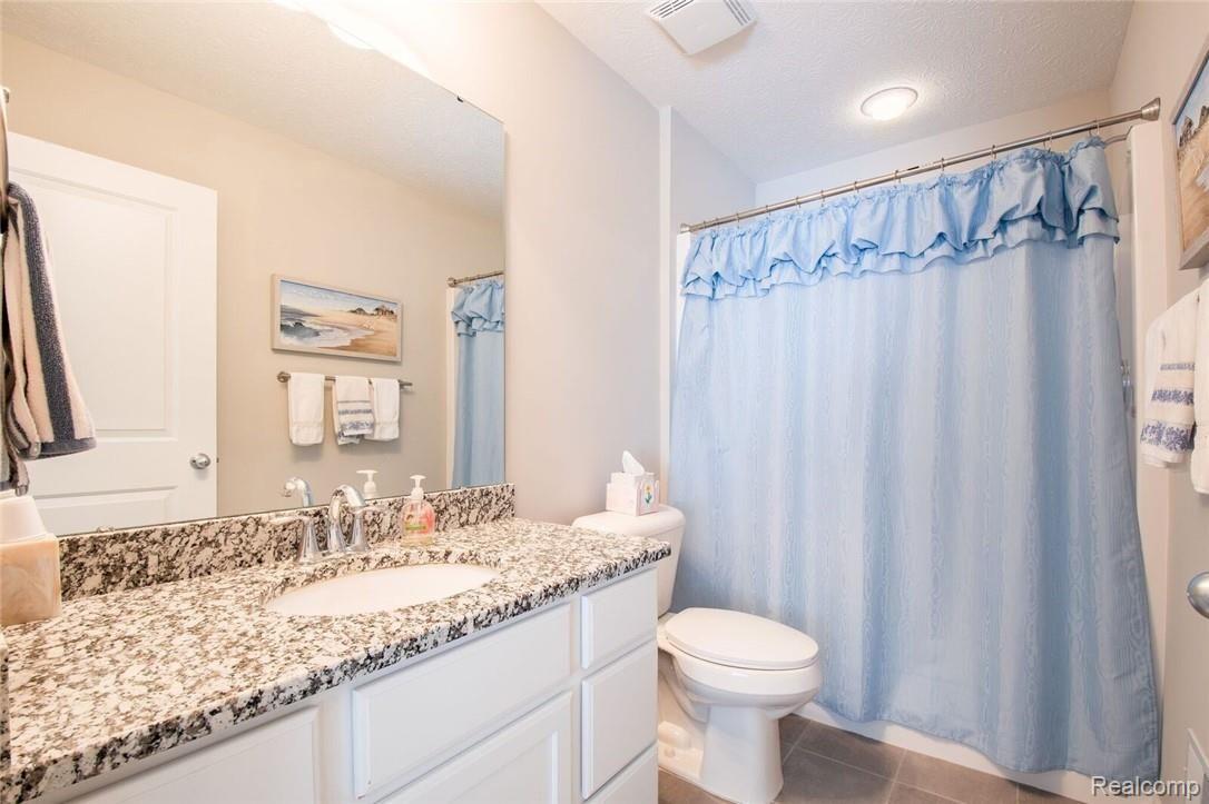 481 Hosta Howell, MI 48843 - Photo 20 of 26 p7Kp6dsI.jpeg