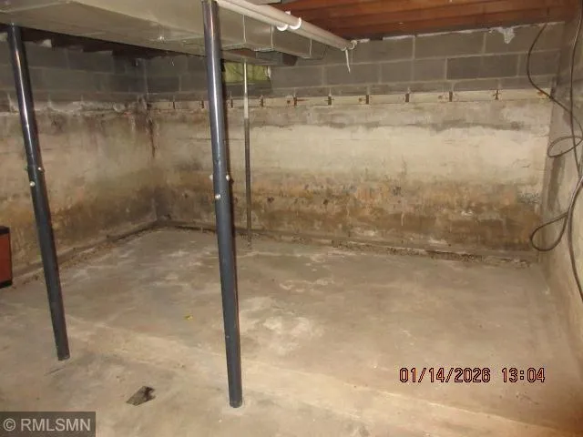 $142,000 | 618 7th Street Southwest, Willmar, MN 56201