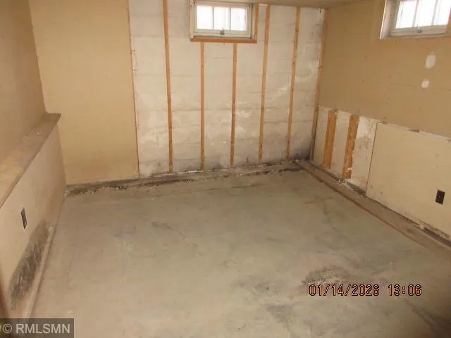 $142,000 | 618 7th Street Southwest, Willmar, MN 56201